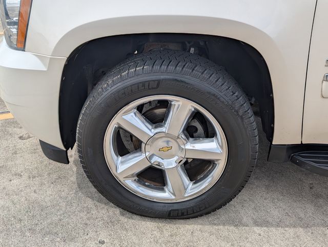 Used 2014 White Chevrolet LTZ image 9