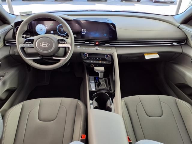 2025 Hyundai Elantra SEL Convenience photo