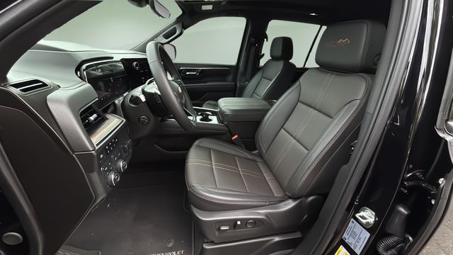 Used 2025 Black Chevrolet High Country image 18