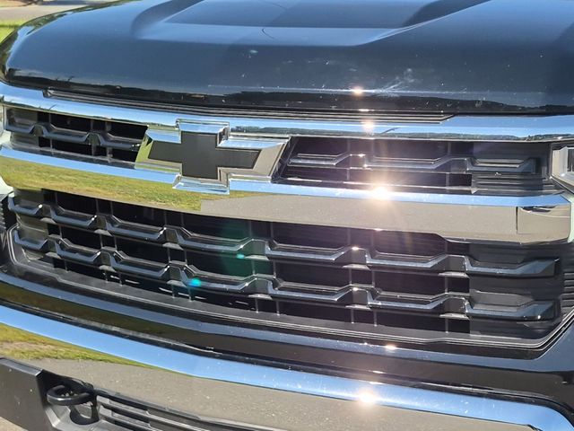 Used 2025 Black Chevrolet LT image 36