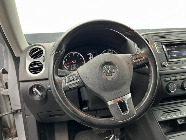 2016 Volkswagen Tiguan S 24