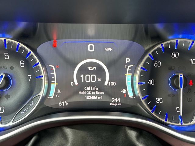 2018 Chrysler Pacifica - Image 12