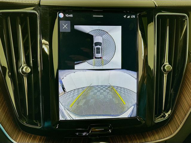 Thumbnail: 2025 Volvo XC60 - 12