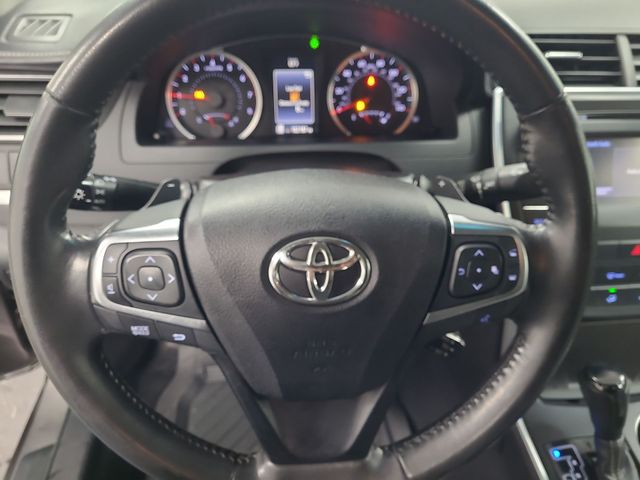 2016 – Toyota – Camry