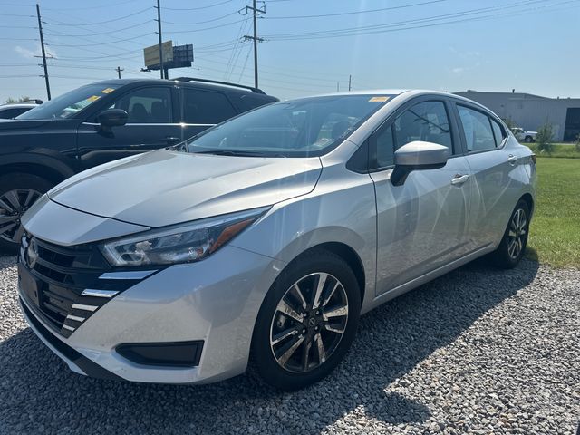Brilliant Silver Metallic 2025 Nissan Versa Sedan Front-Wheel Drive Continuously Variable Transmission