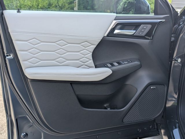 2026 Mitsubishi Outlander SEL - 9