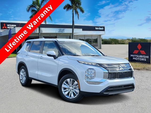 2026 Mitsubishi Outlander ES