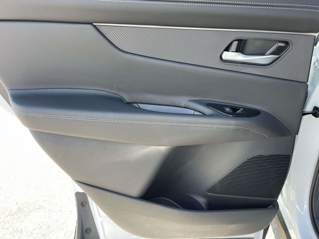 New 2026 White Nissan Platinum image 11