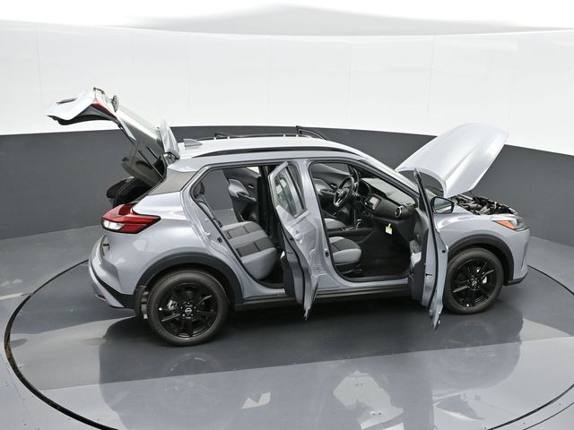 2024 Nissan Kicks SR 39