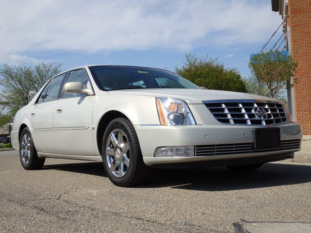 Cognac 2007 Cadillac DTS Sedan 4-Speed Automatic Overdrive