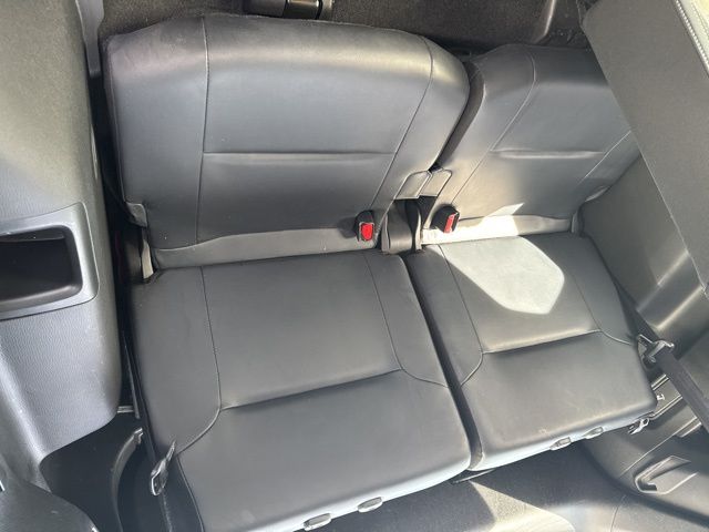 Used 2025  Mitsubishi SE image 35