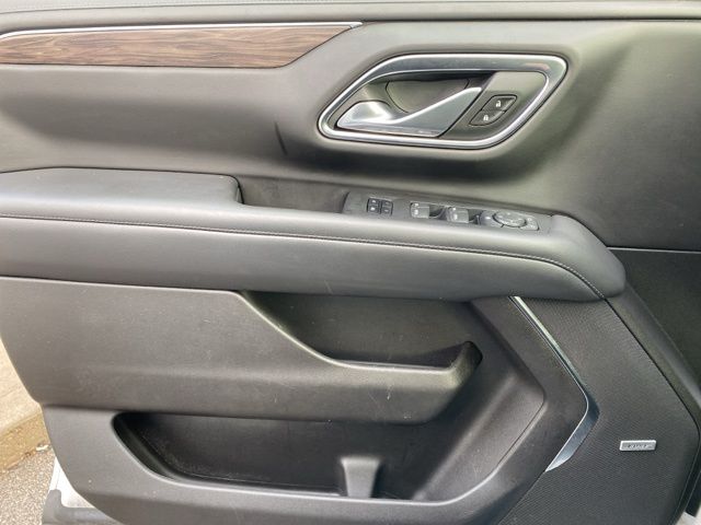 2021 Chevrolet Suburban LT photo