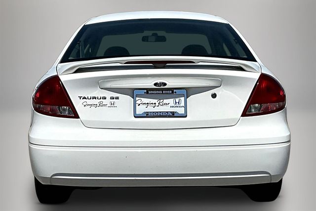 Used 2005 Ford Taurus SE 4D Sedan