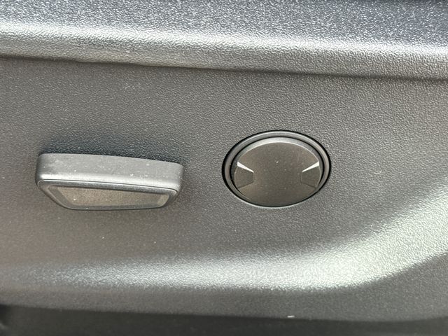 Used 2022 Red Ford XLT image 21