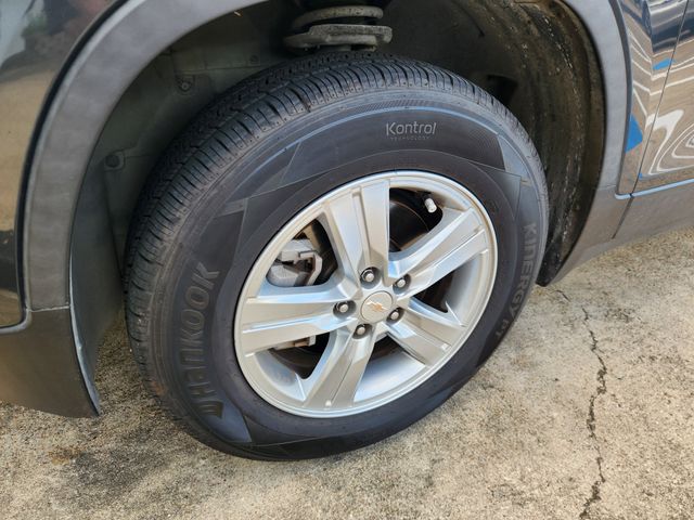 2022 Chevrolet Trax LT Gray at AutoSavvy Houston Southwest