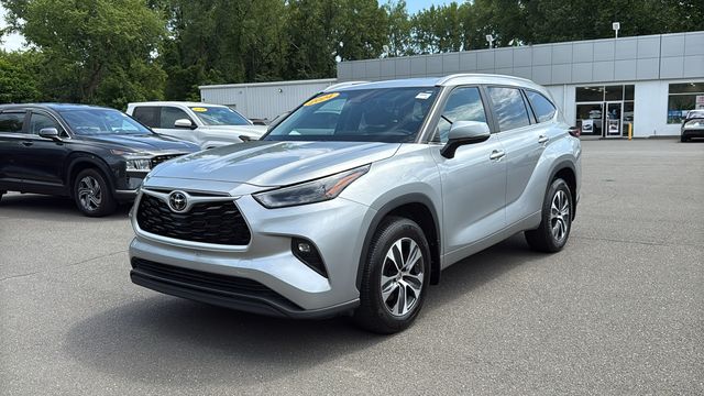 Used 2024 Toyota Highlander SUV