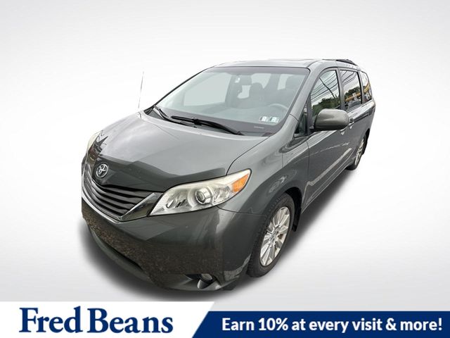  2014 Toyota Sienna XLE 7-Passenger AWD   