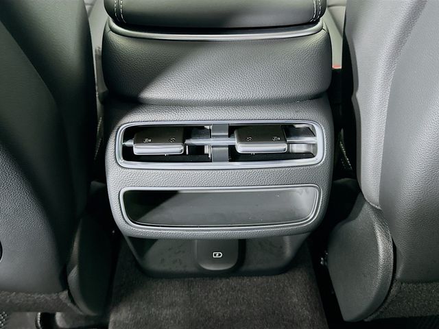 Thumbnail: 2026 Genesis GV70 - 25