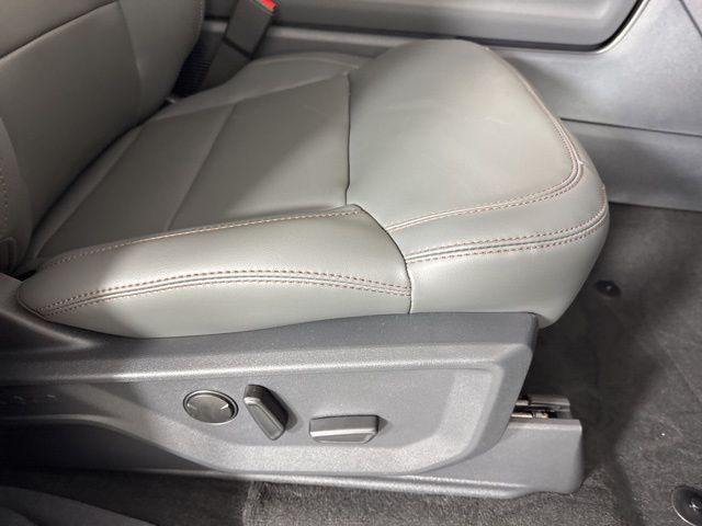 2025 Star White Metallic Tri-Coat Ford Expedition Max 4X4 SUV
