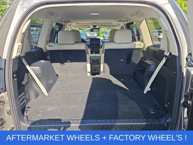 Used 2023 Silver Lexus 460 image 12