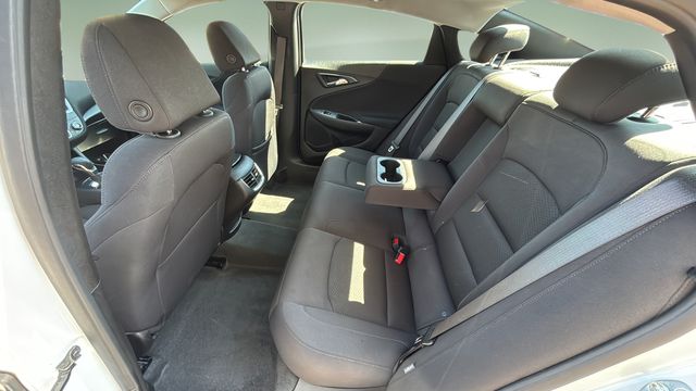 Used 2025 White Chevrolet LT image 19