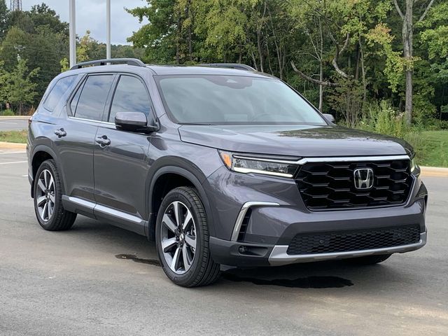 2024 Honda Pilot Touring 1