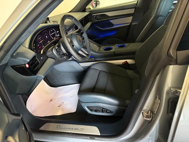 2021 Porsche Taycan 4S photo