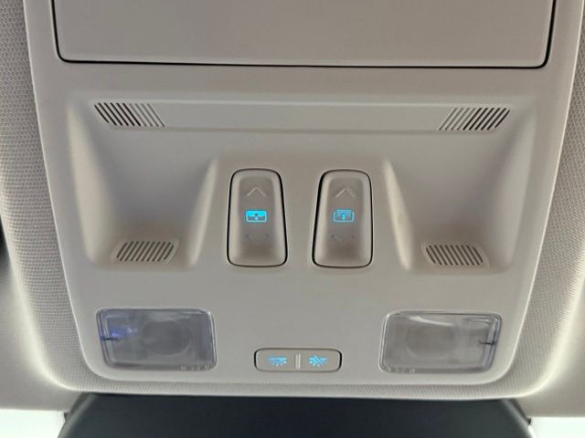Used 2021 White Ford Titanium image 29