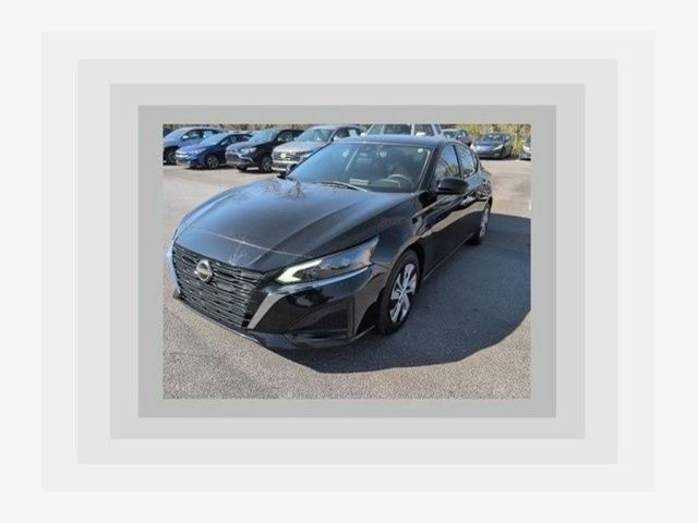 Super Black Clearcoat 2023 Nissan Altima 2.5 S FWD Sedan Front-Wheel Drive Continuously Variable Transmission