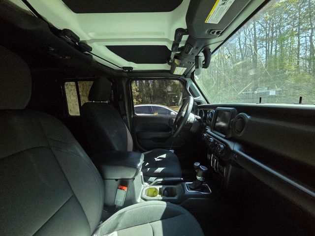 Used 2023 Green Jeep Willys image 7