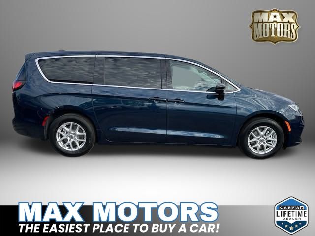 2024 Chrysler Pacifica Touring L 12