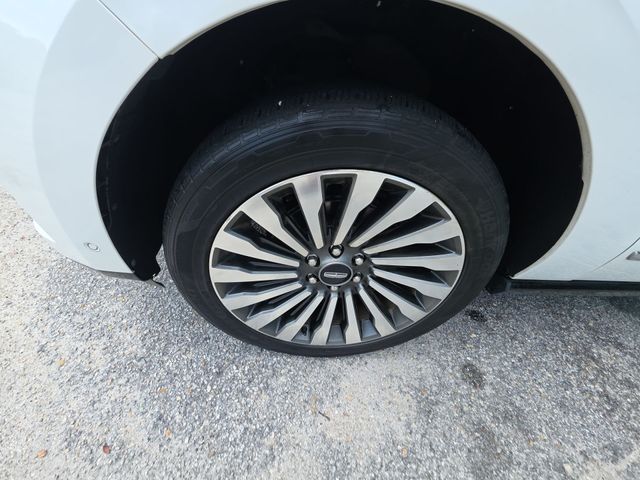 Used 2020 White Lincoln Reserve image 10