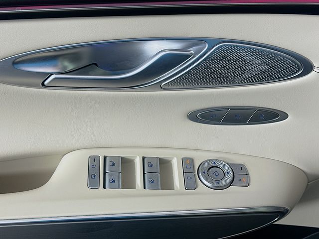 Thumbnail: 2026 Genesis GV70 - 18