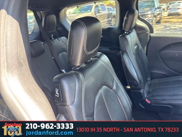 Used Car 2020 Chrysler Pacifica  Touring L For Sale Under $20,000 In San Antonio, Texas
