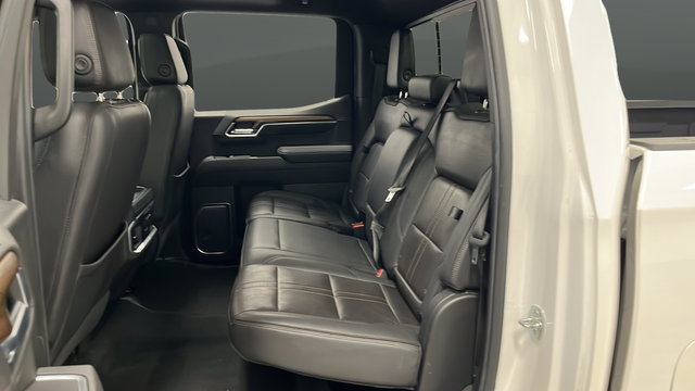 Used 2022 Iridescent Pearl Tricoat Chevrolet High Country image 24