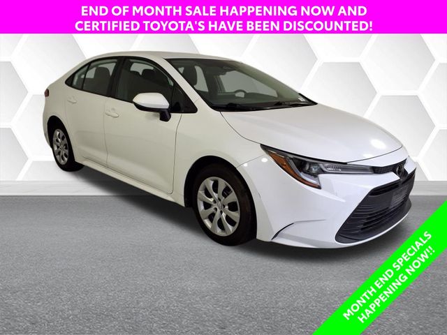 The 2023 Toyota Corolla LE photos