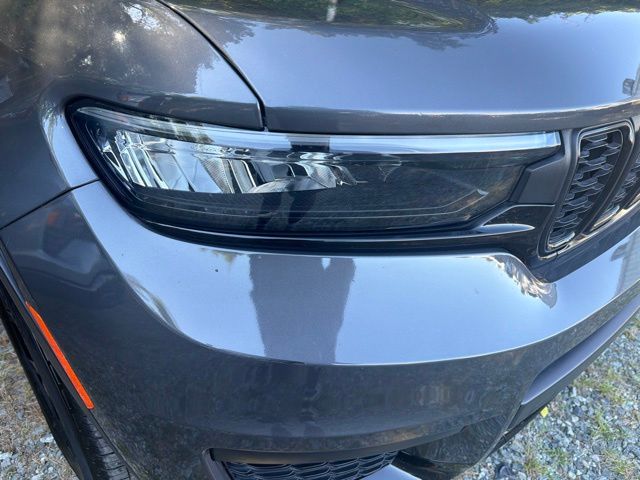 Used 2024 Gray Jeep Altitude image 8