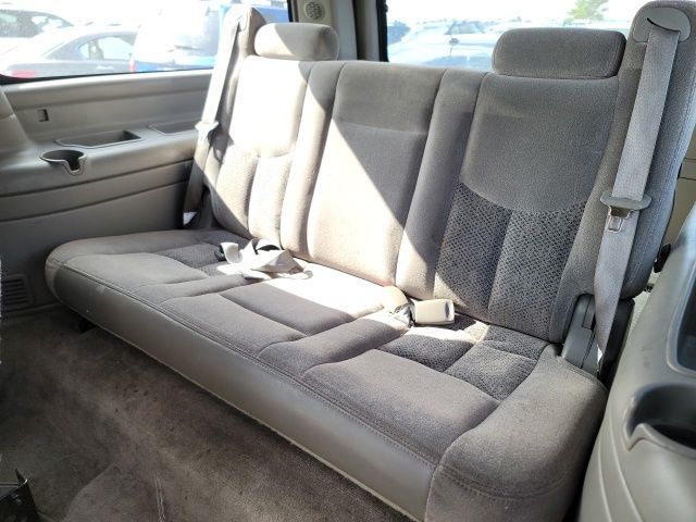 2005 Chevrolet Suburban 1500 LS 4X4 SUV