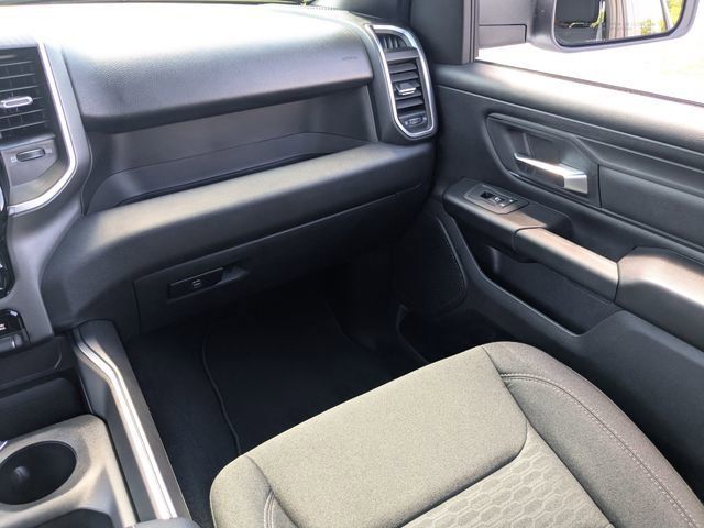2026 Ram 1500 Express Crew Cab 4x4 5'7" Box