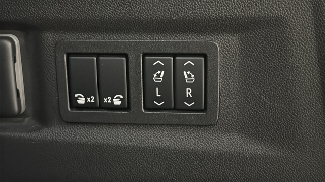 Used 2021 Onyx Black GMC Denali image 7