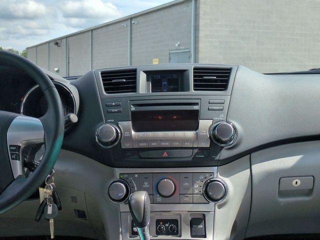 used 2012 Toyota Highlander car, priced at $12,331