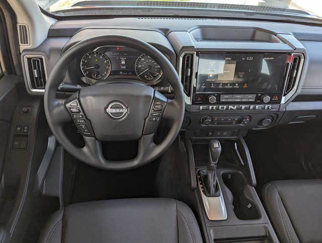 2025 Nissan Frontier SV photo