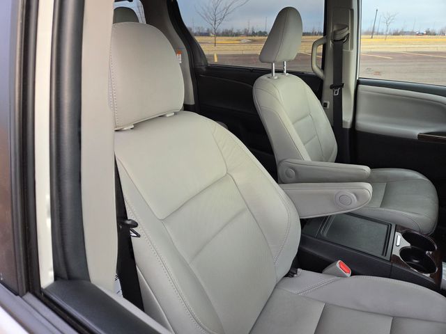 2019 Toyota Sienna XLE Auto Access Seat