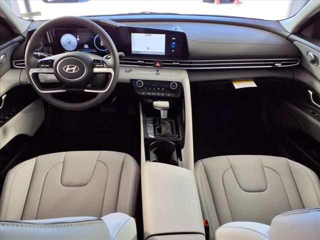 2025 Hyundai Elantra Limited photo