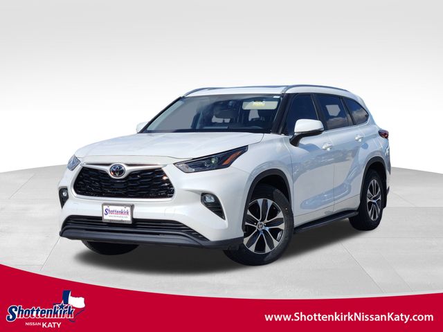 2023 Toyota Highlander XLE's photo