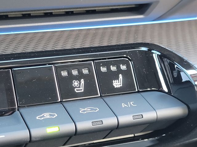 2026 Toyota Prius Limited - Photo 13