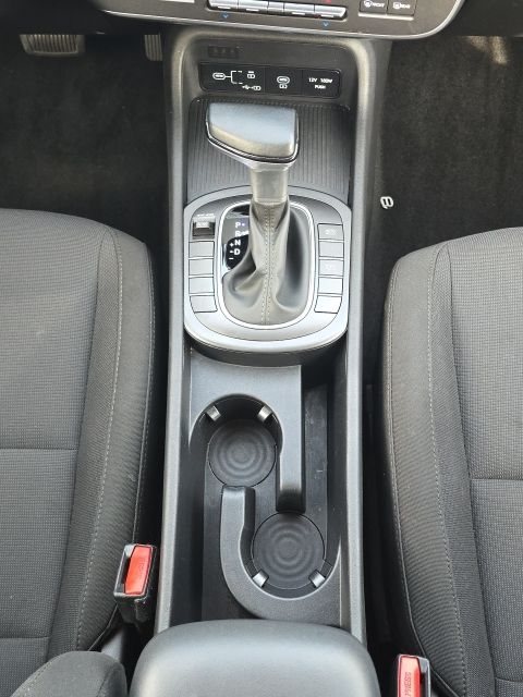 2025 Hyundai Kona SEL:B02271