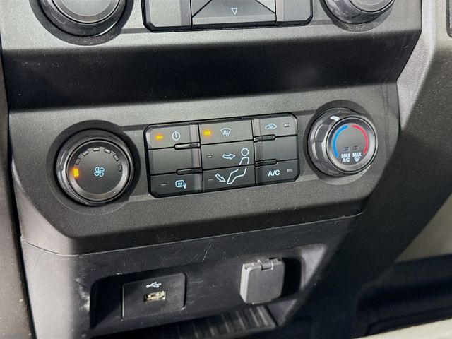 2022 Ford F-350SD XL photo