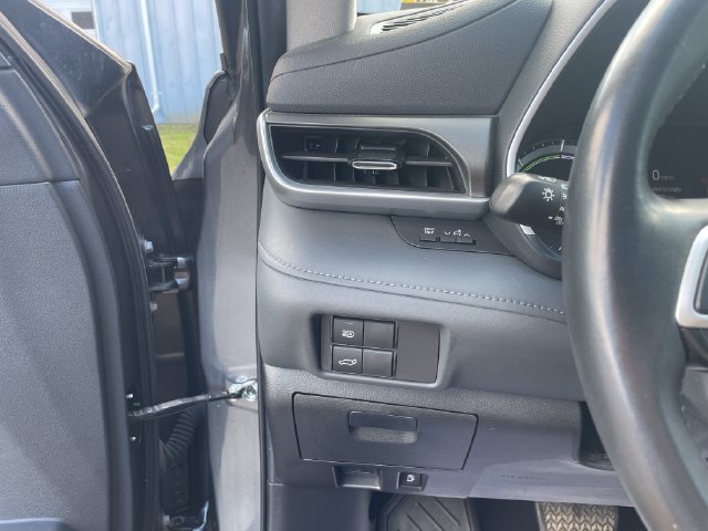 Used 2022 Toyota Highlander Hybrid SUV