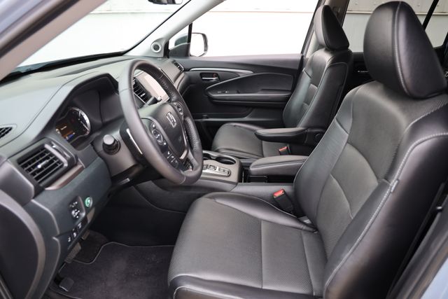2023 Honda Ridgeline RTL Gray at Community Honda